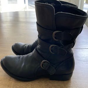 Born Mariette Black Boots 6.5